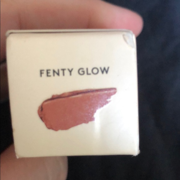 Fenty Glass Bomb Lip Luminizer Fenty Glow - Picture 5 of 5